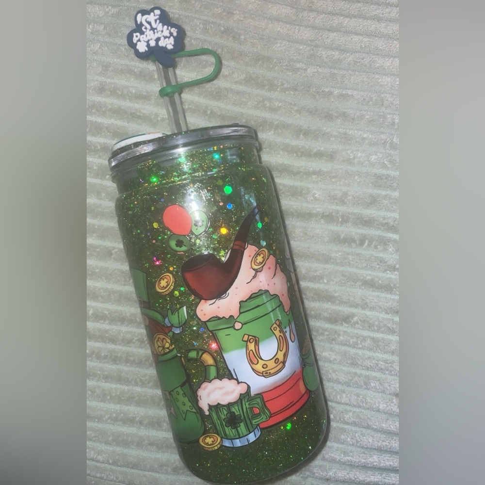 St Patrick’s day glitter globe cup, NEW